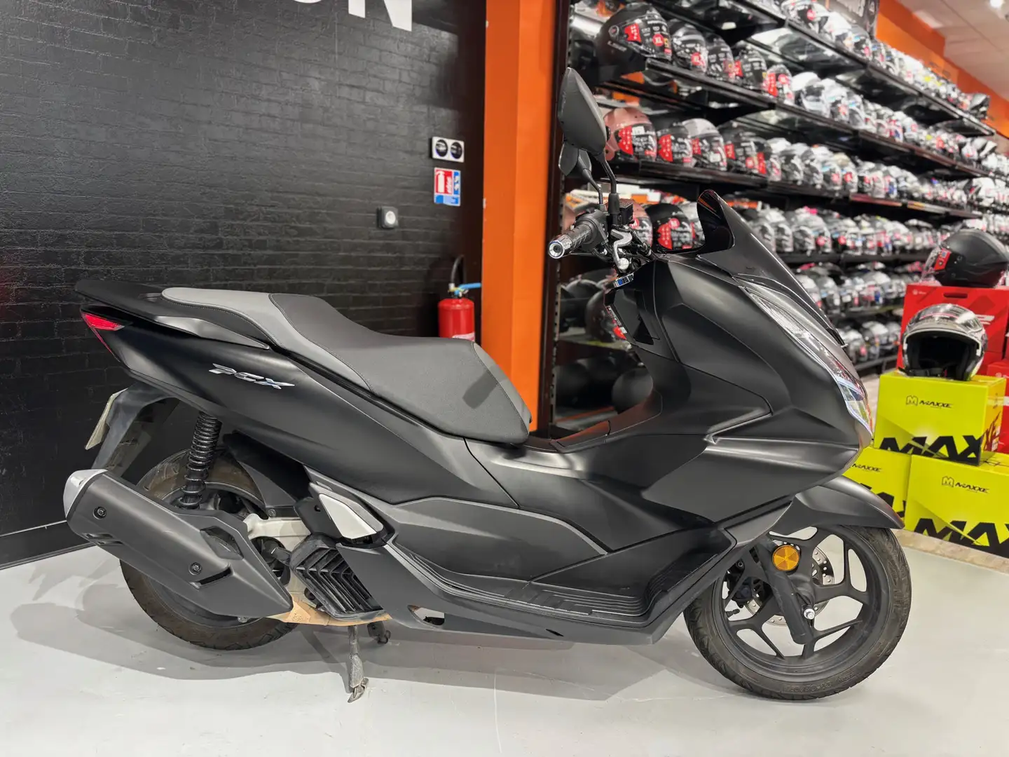 Honda PCX 125 Siyah - 2