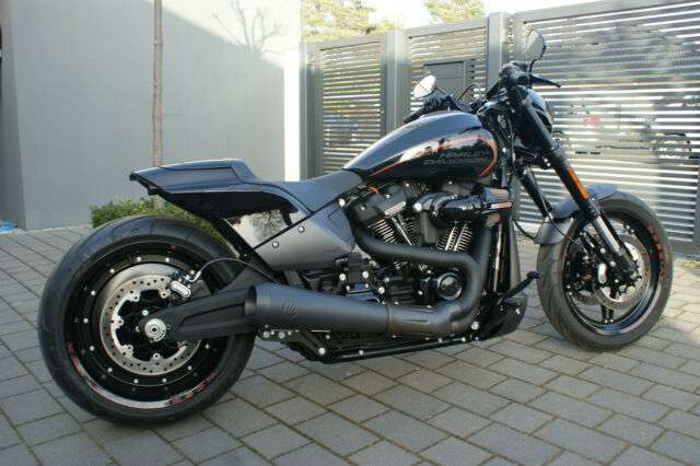 Acquista una moto Harley-Davidson FXDR 114 dalla Germania, le moto Harley-Davidson  FXDR 114 usato in vendita con chilometraggio su mobile.de, autoscout24 in  lingua italiana