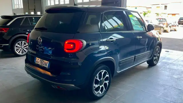 Fiat 500L view 7