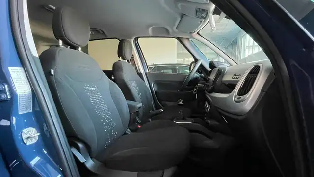 Fiat 500L view 12