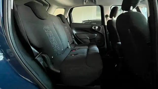 Fiat 500L view 11