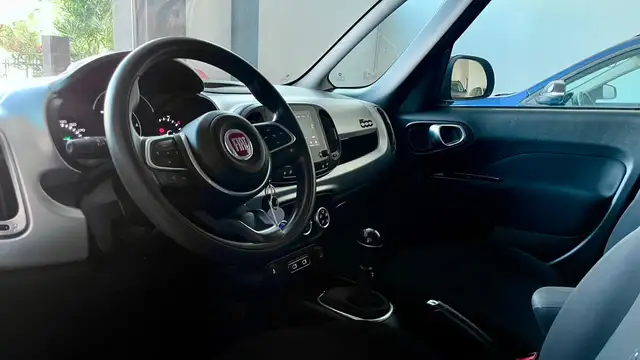 Fiat 500L view 15
