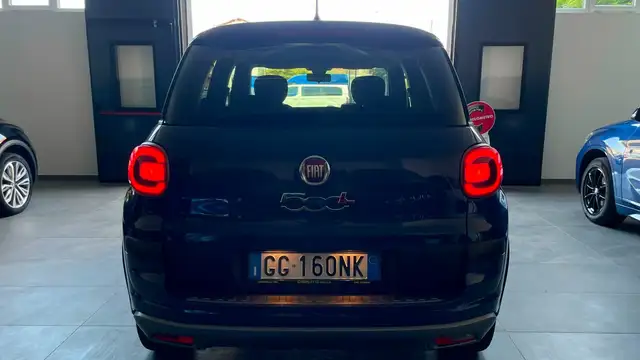 Fiat 500L view 6