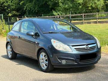 Corsa 1.2 16V Cosmo