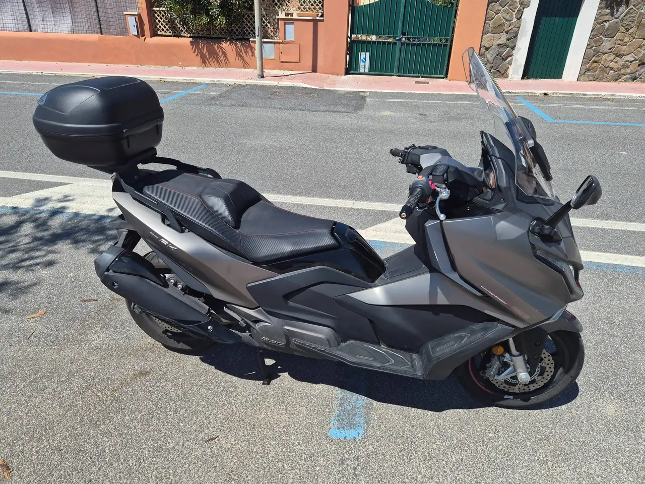 Kymco AK 550