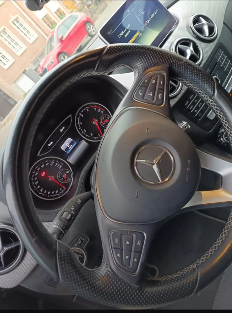 Mercedes-Benz B 180 Classe BlueEFFICIENCY Edition Intuition - 1