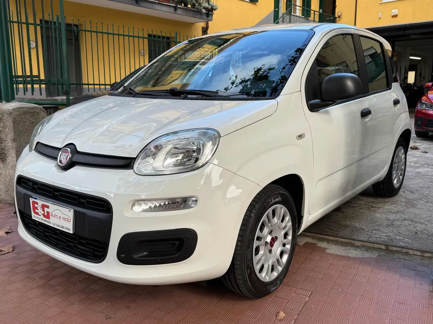 Fiat Panda 1.2 Easy 5 posti zero vincoli Bianco - 2