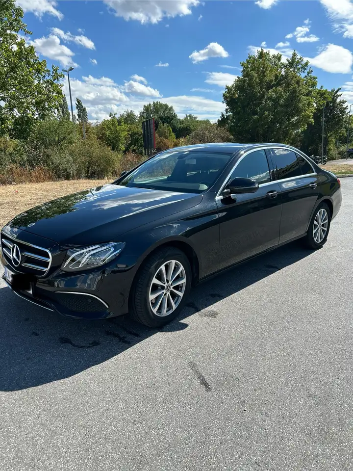 Mercedes-Benz E 220