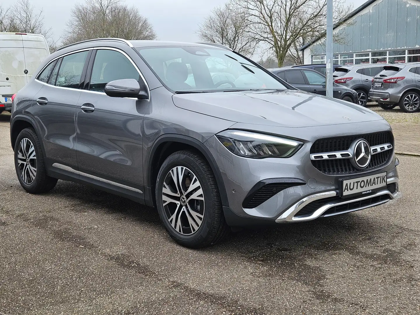 Mercedes-Benz GLA 200 GLA 200 Mild-Hybrid Automatik Progressive Gri - 1