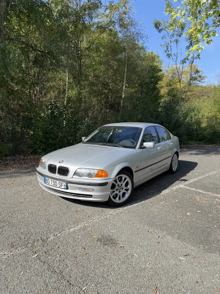BMW 330