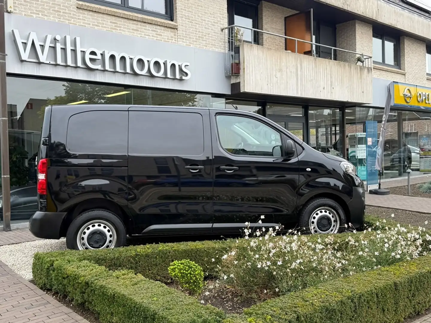 Peugeot Expert L1 2.0 BlueHDi 120PK *3-Zit*Parkeersensoren acht Zwart - 2