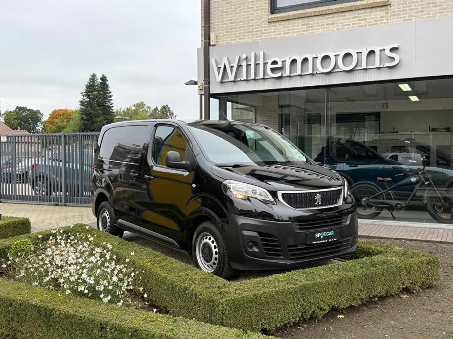 Peugeot Expert L1 2.0 BlueHDi 120PK *3-Zit*Parkeersensoren acht Zwart - 1