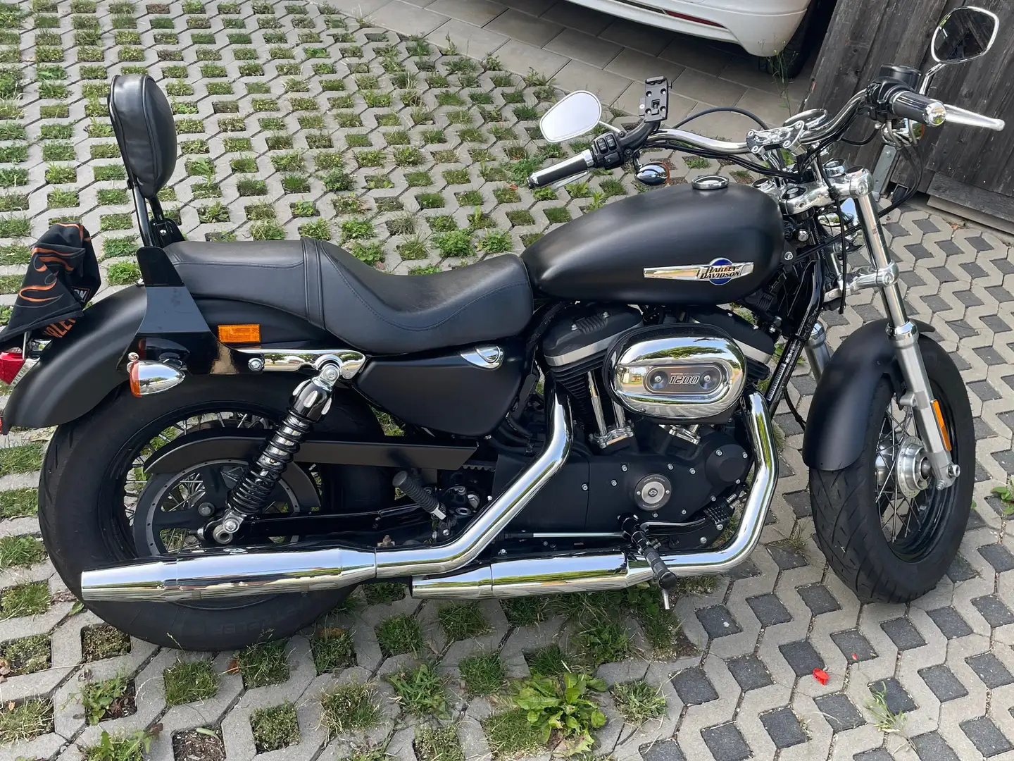 Harley-Davidson 1200 Custom Sportster 1200 Custom Чорний - 1