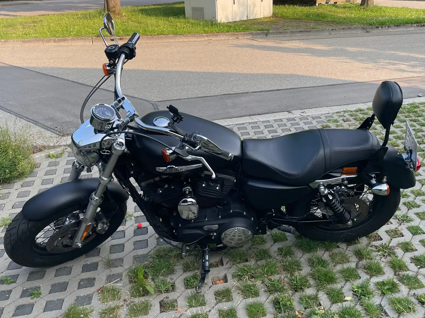 Harley-Davidson 1200 Custom Sportster 1200 Custom Чорний - 2