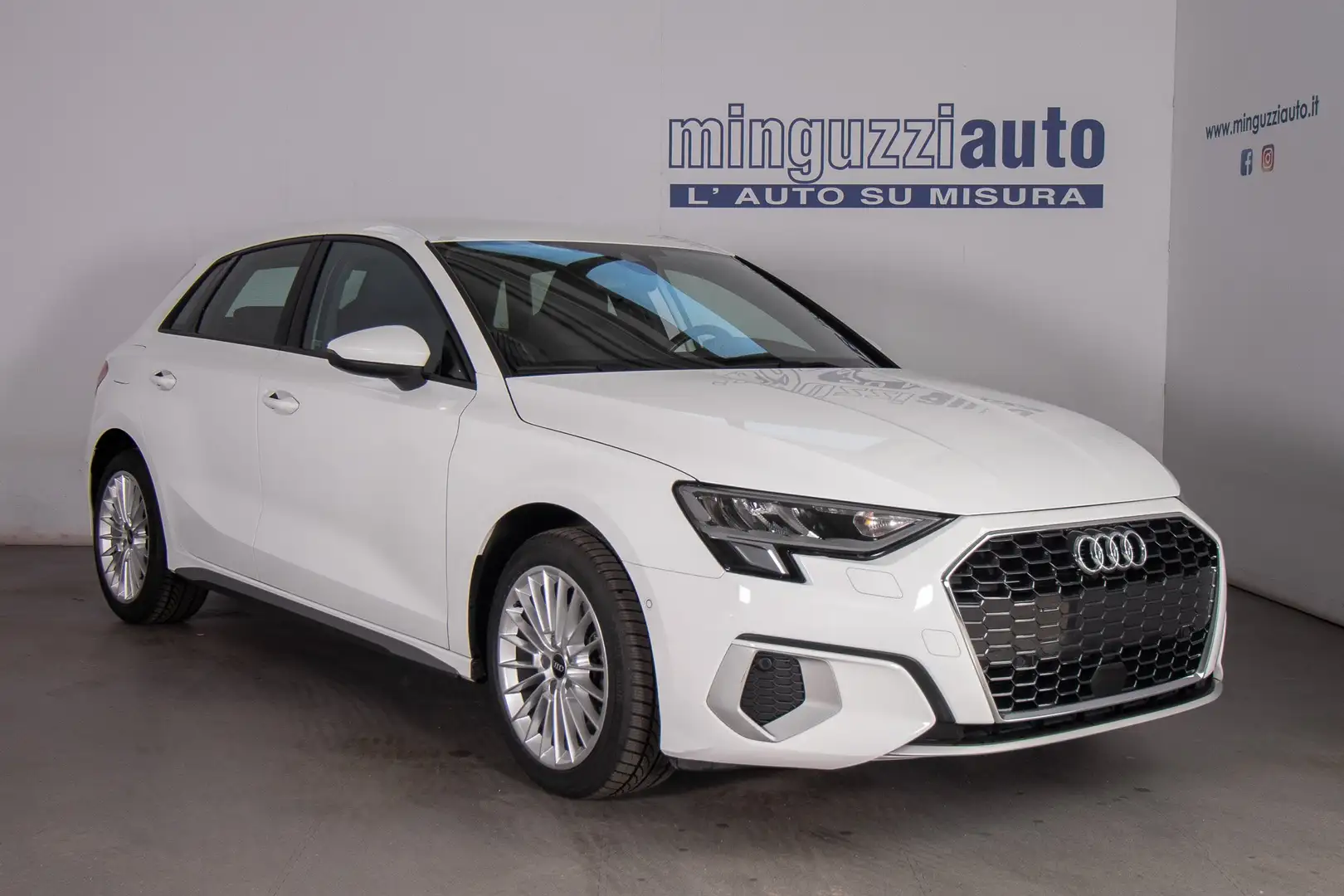 Audi A3 Sportback 35 1.5 tfsi sport 150cv Bianco - 1