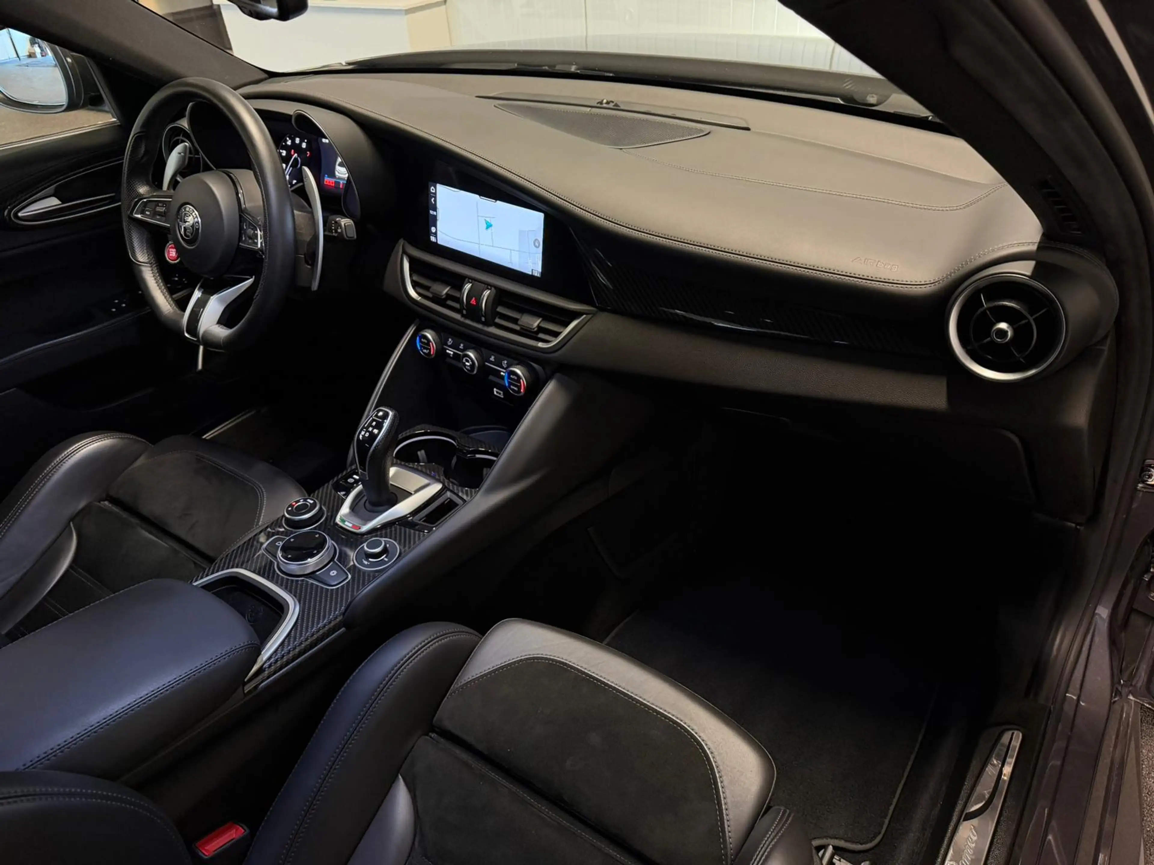 Alfa Romeo Giulia 2.9 V6 Quadrifoglio Facelift MY2021 Dealer Onderho — photo 11