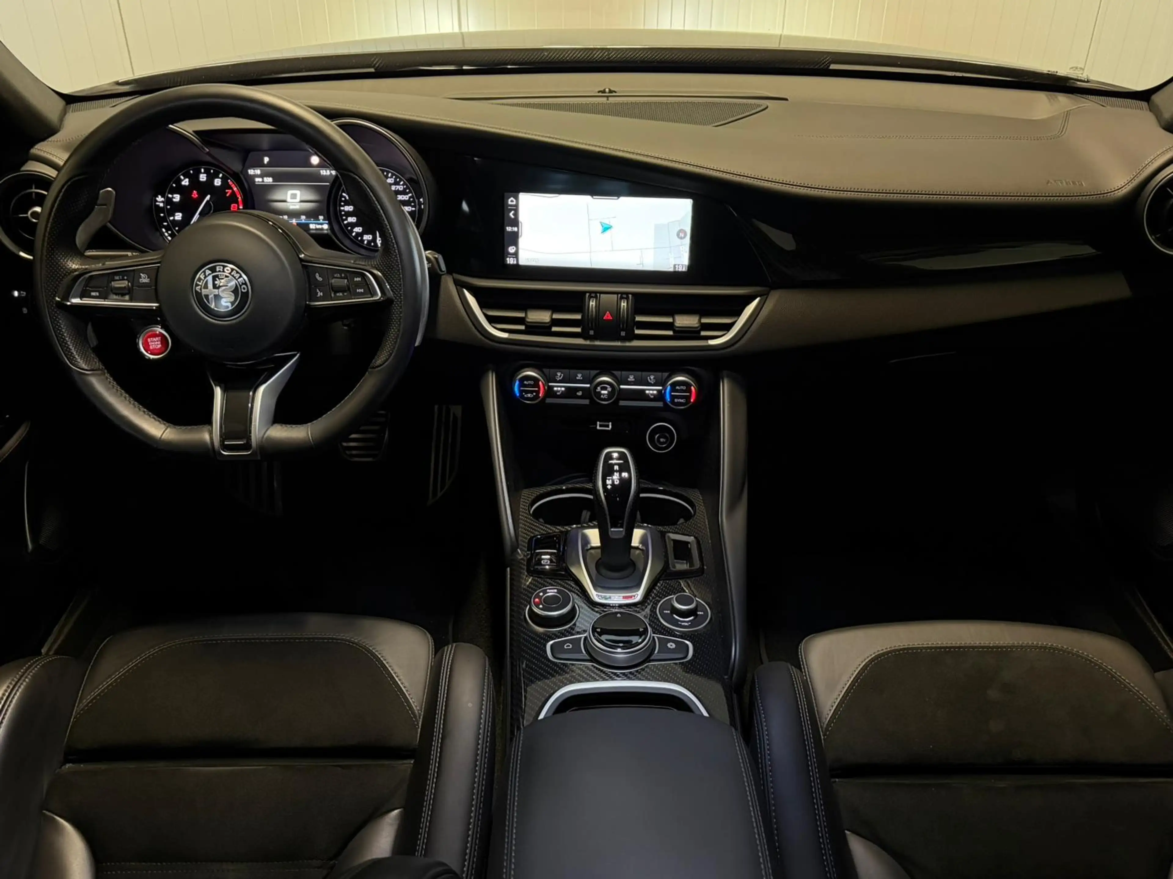 Alfa Romeo Giulia 2.9 V6 Quadrifoglio Facelift MY2021 Dealer Onderho — photo 9