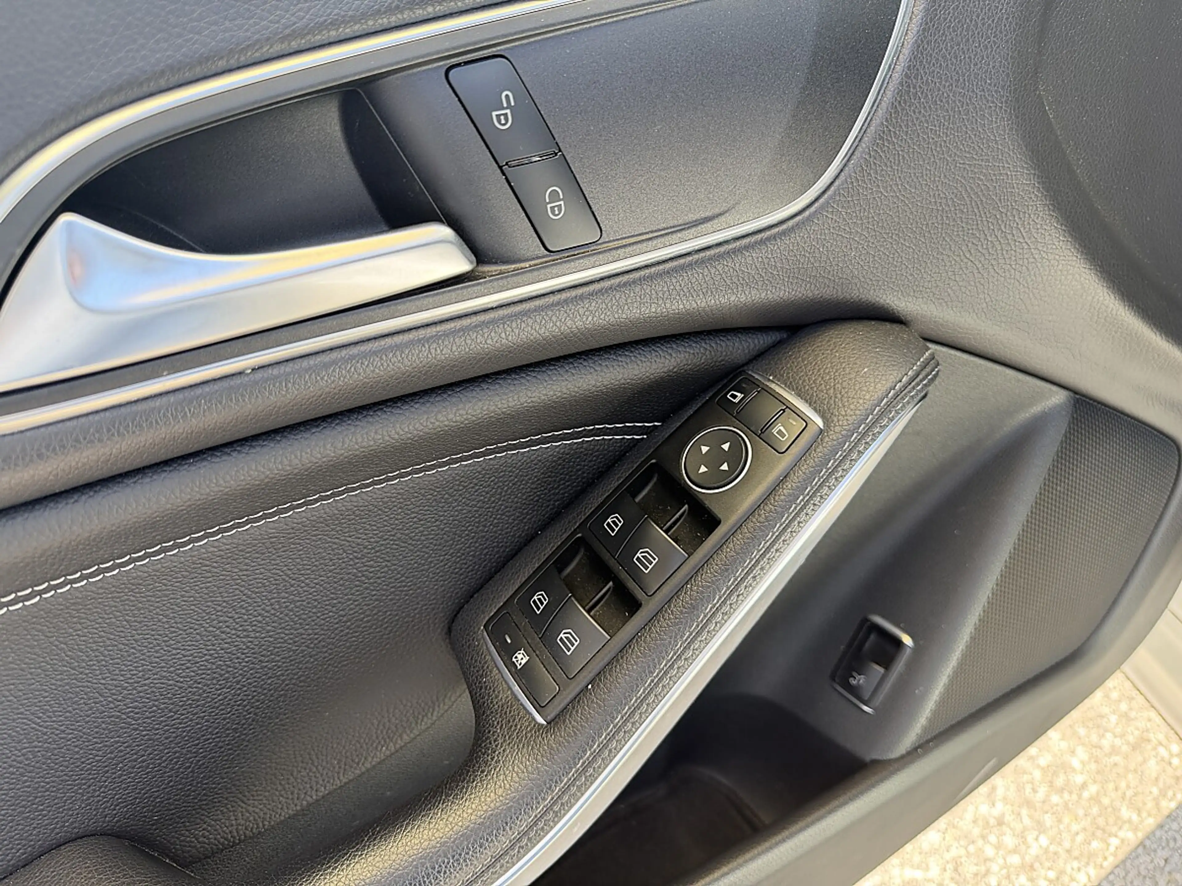 Mercedes-Benz CLA 220 CDI Urban — photo 13
