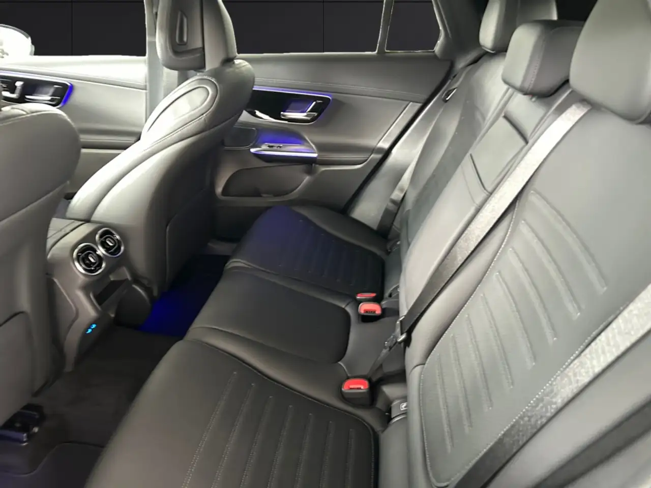 Mercedes-Benz GLC 200 4MATIC Coupé +AMG+20"+9G+LED+MBUX+THERM+ 13