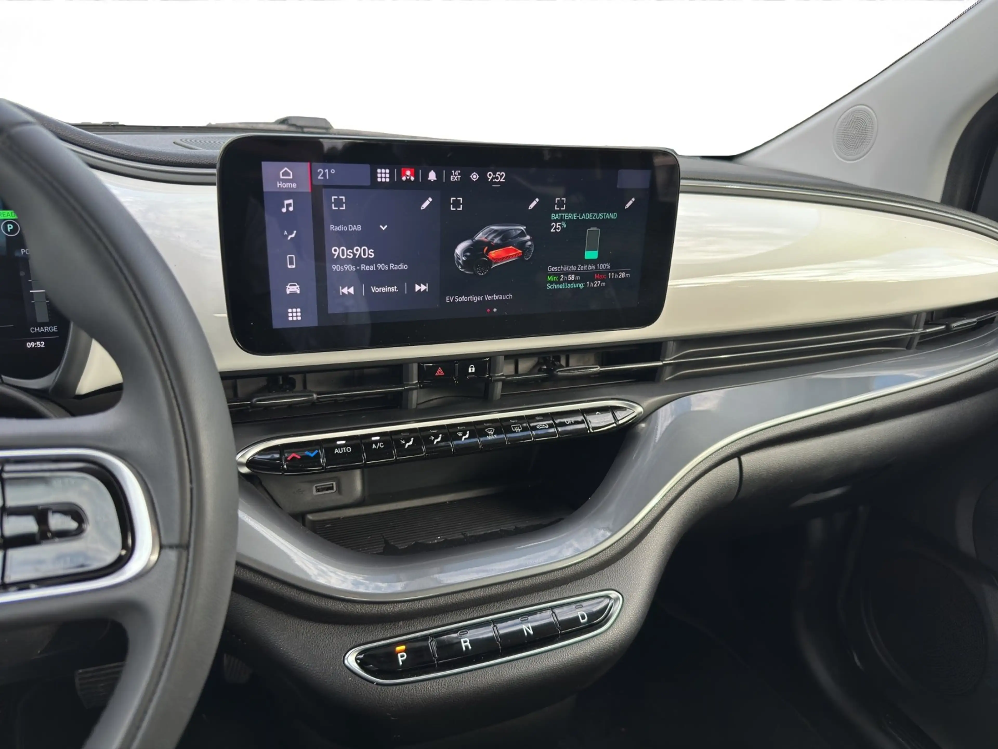 Fiat 500e Cabrio CARPLAY KLIMAA LKA — photo 15