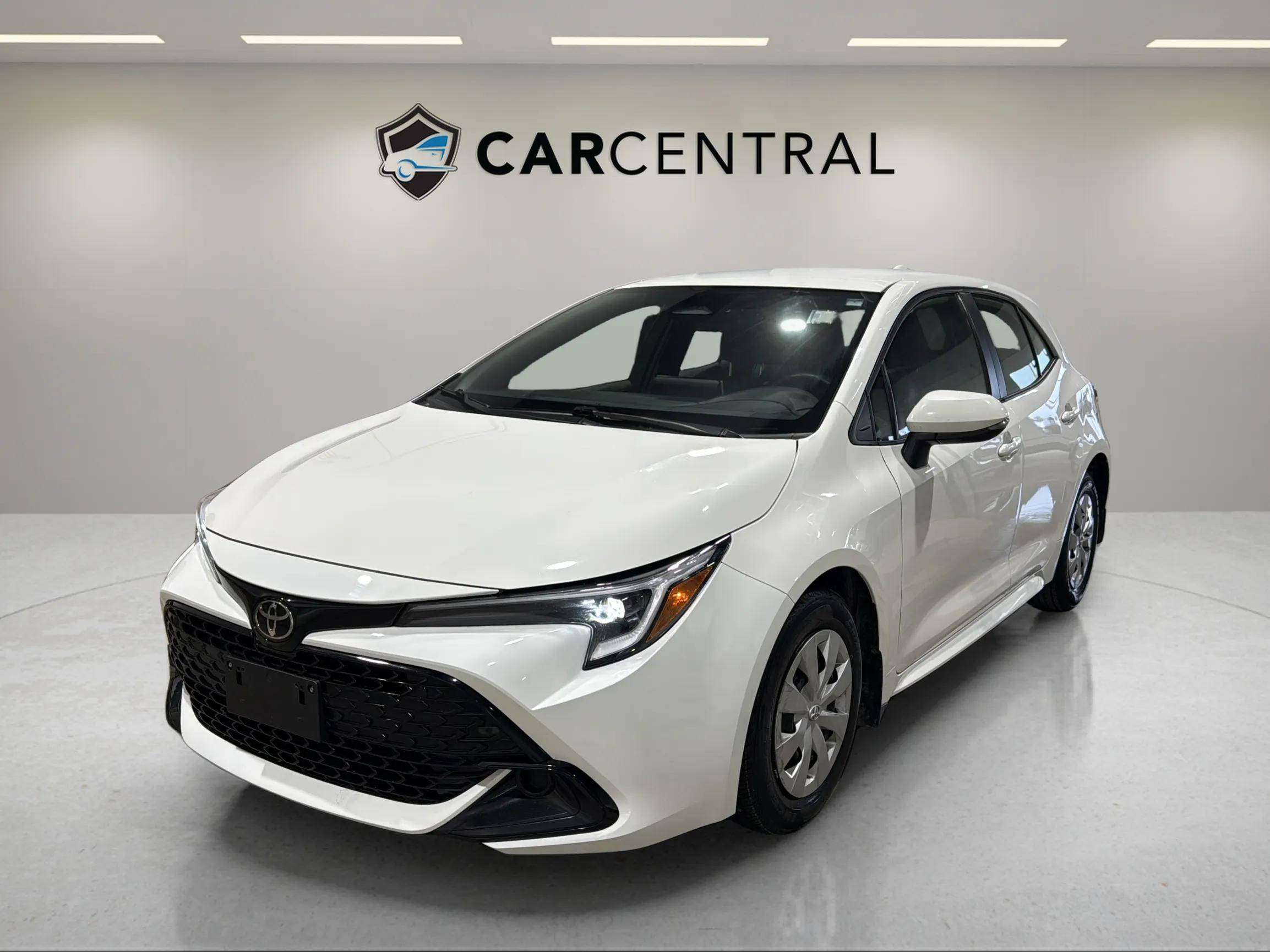 White 2023 Toyota Corolla Hatchback Hatchback Front-Wheel Drive Automatic
