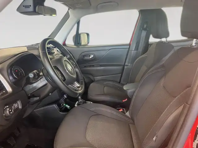 Jeep Renegade view 6