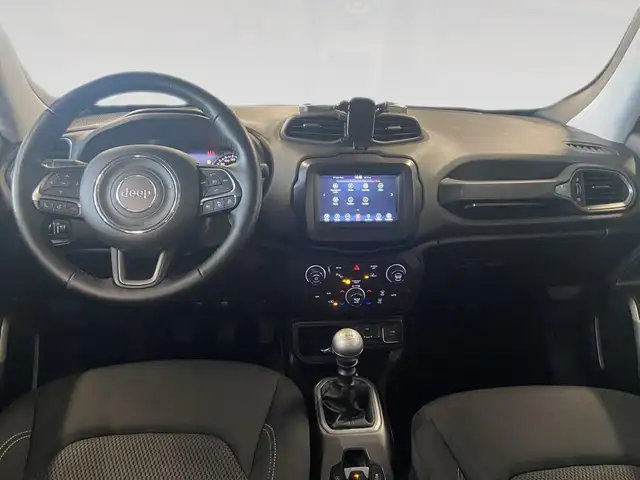 Jeep Renegade view 5