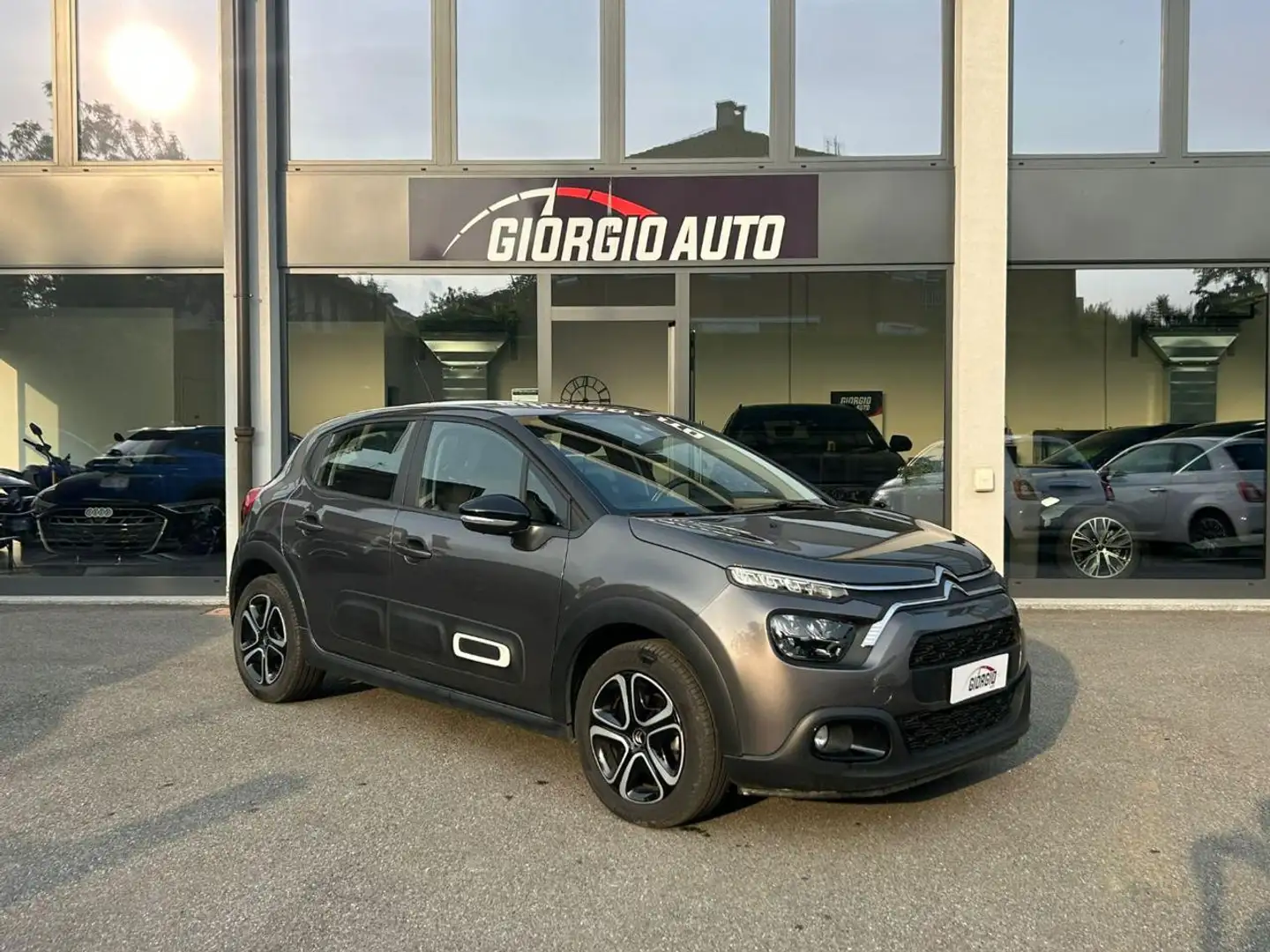 Citroen C3 BlueHDi 100 S&S Plus Grau - 1