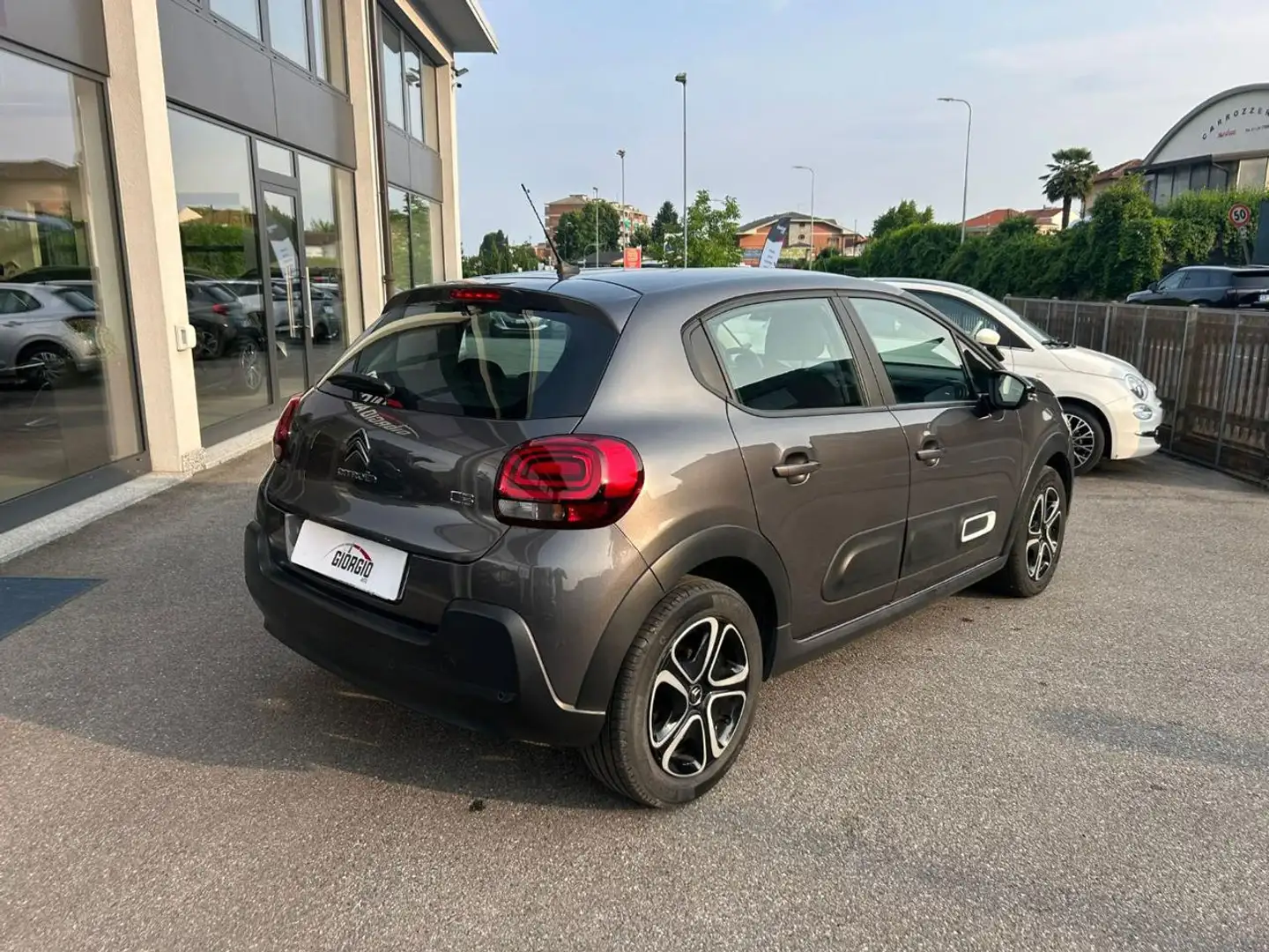 Citroen C3 BlueHDi 100 S&S Plus Grau - 2