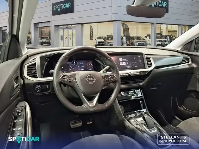 Opel Grandland view 8