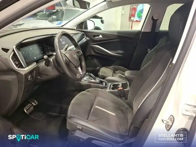 Opel Grandland view 9