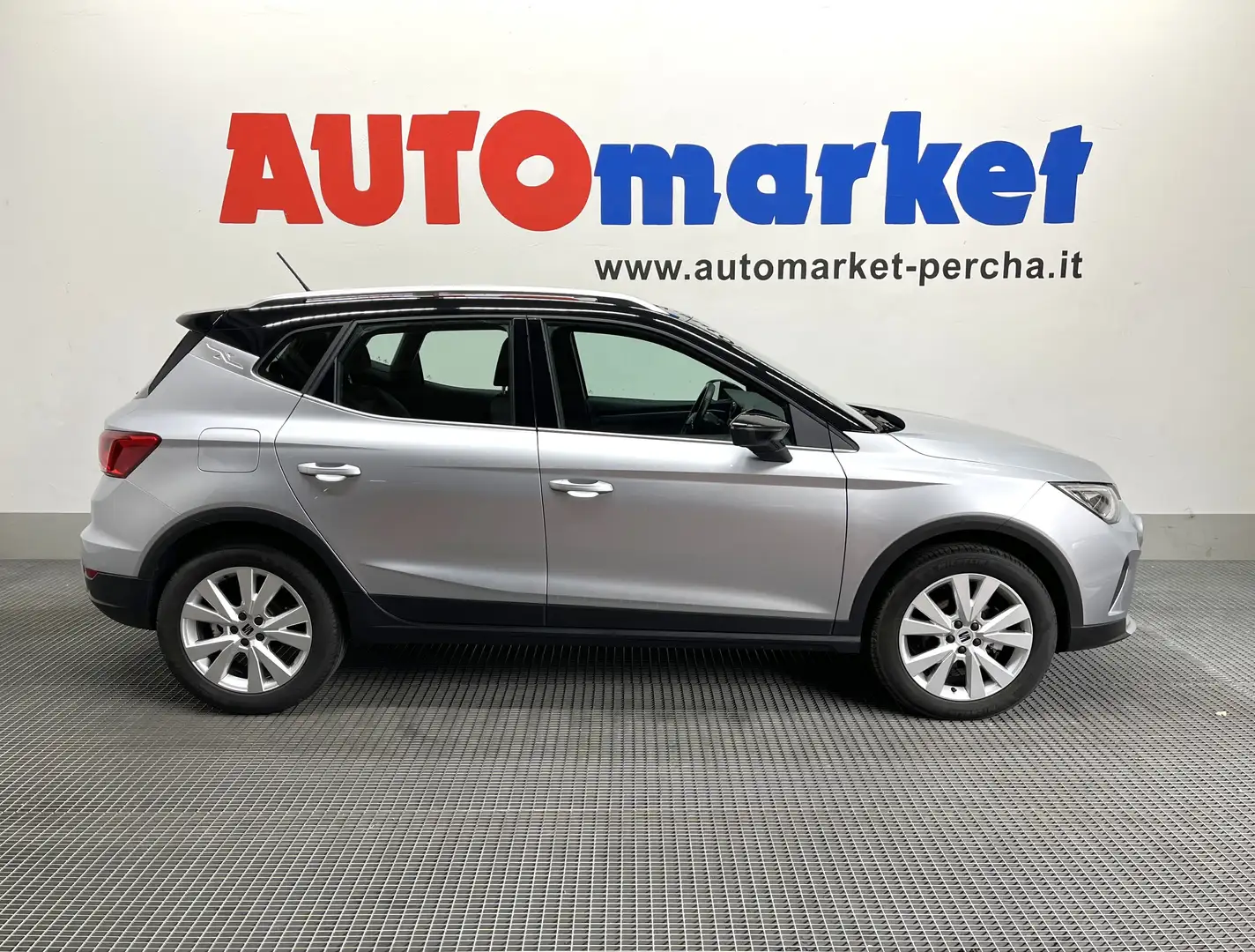 SEAT Arona 1.0 ecotsi X-perience 110cv dsg Argento - 1