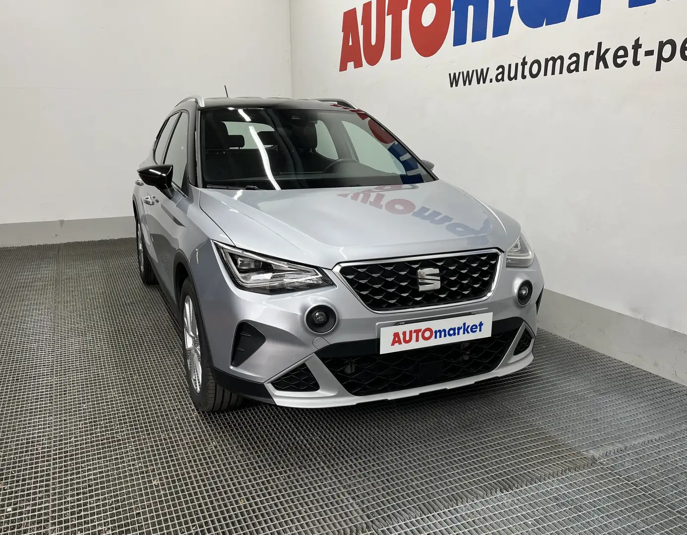 SEAT Arona 1.0 ecotsi X-perience 110cv dsg Argento - 2