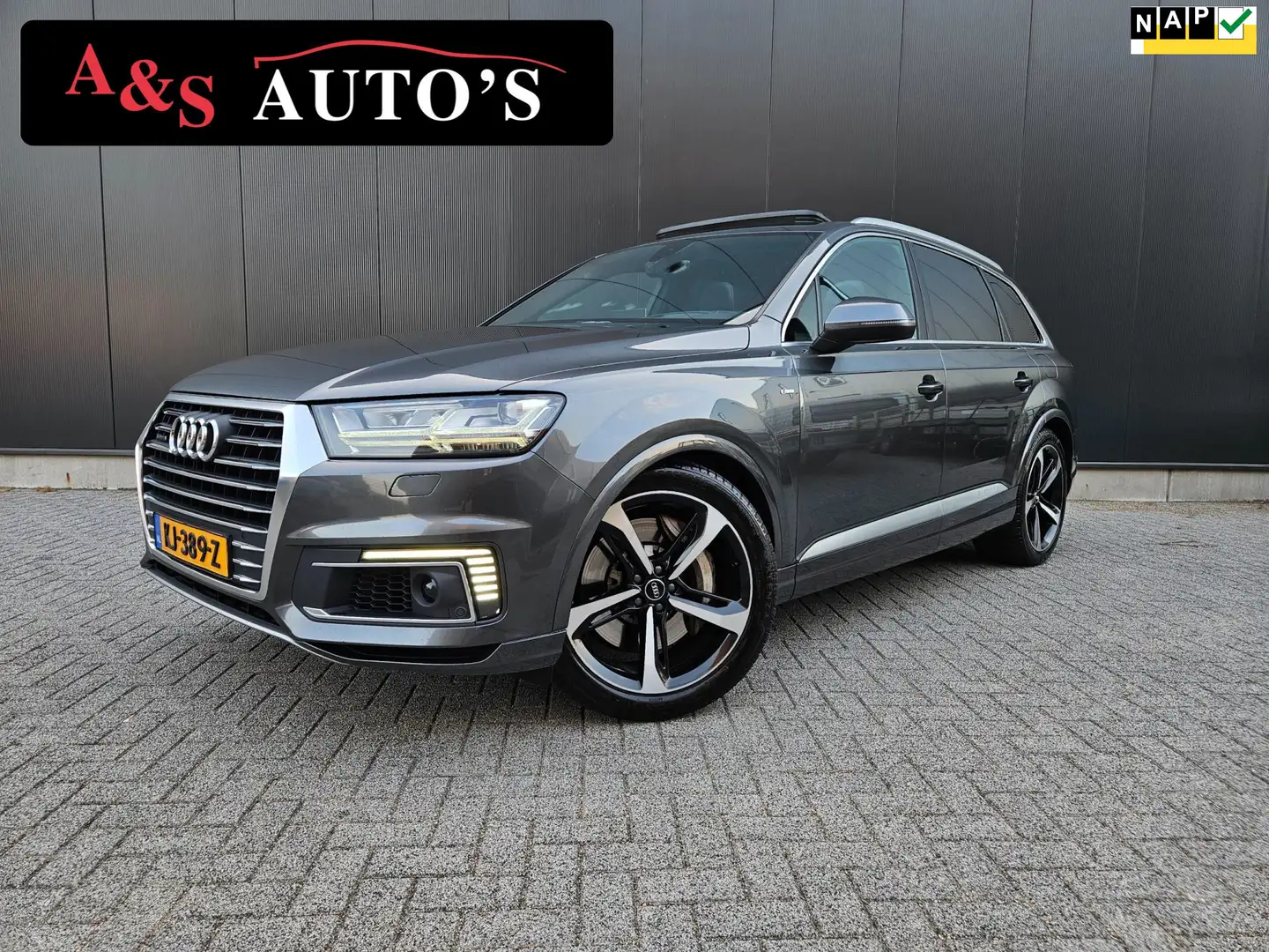Audi Q7 3.0 TDI e-tron Quattro 374pk 3x S line Panodak Luc Grijs - 1