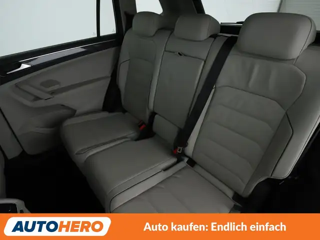 Volkswagen Tiguan Allspace view 14