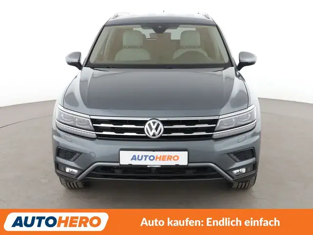 Volkswagen Tiguan Allspace view 9