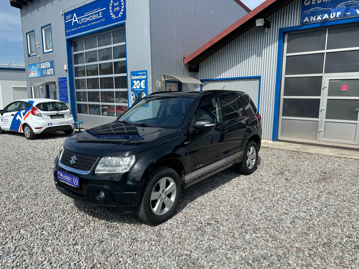 Suzuki Grand Vitara 1.9 DDIS 4x4 KLIMA NAVI KAMERA XENON Noir - 1