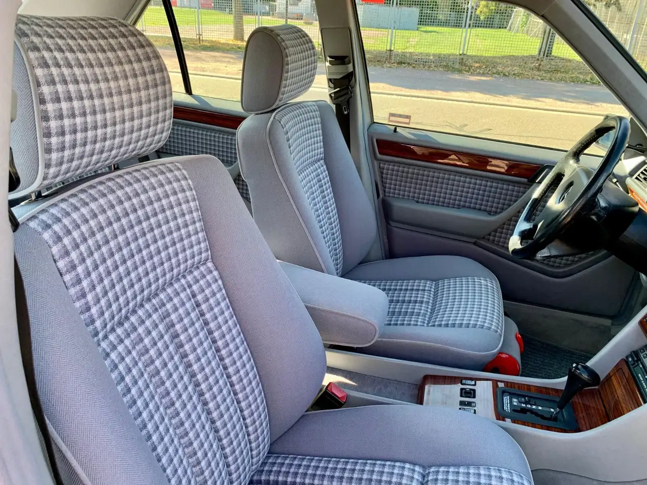 Mercedes-Benz 230 E, W124, 1.HAND, Wertanlage !!! mit KLIMA !!, foto 12