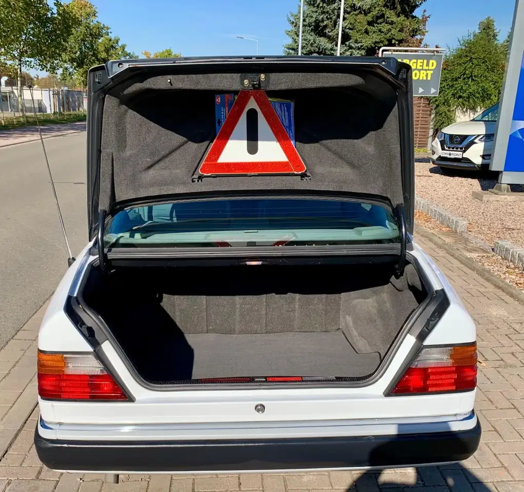 Mercedes-Benz 230 E, W124, 1.HAND, Wertanlage !!! mit KLIMA !!, foto 10