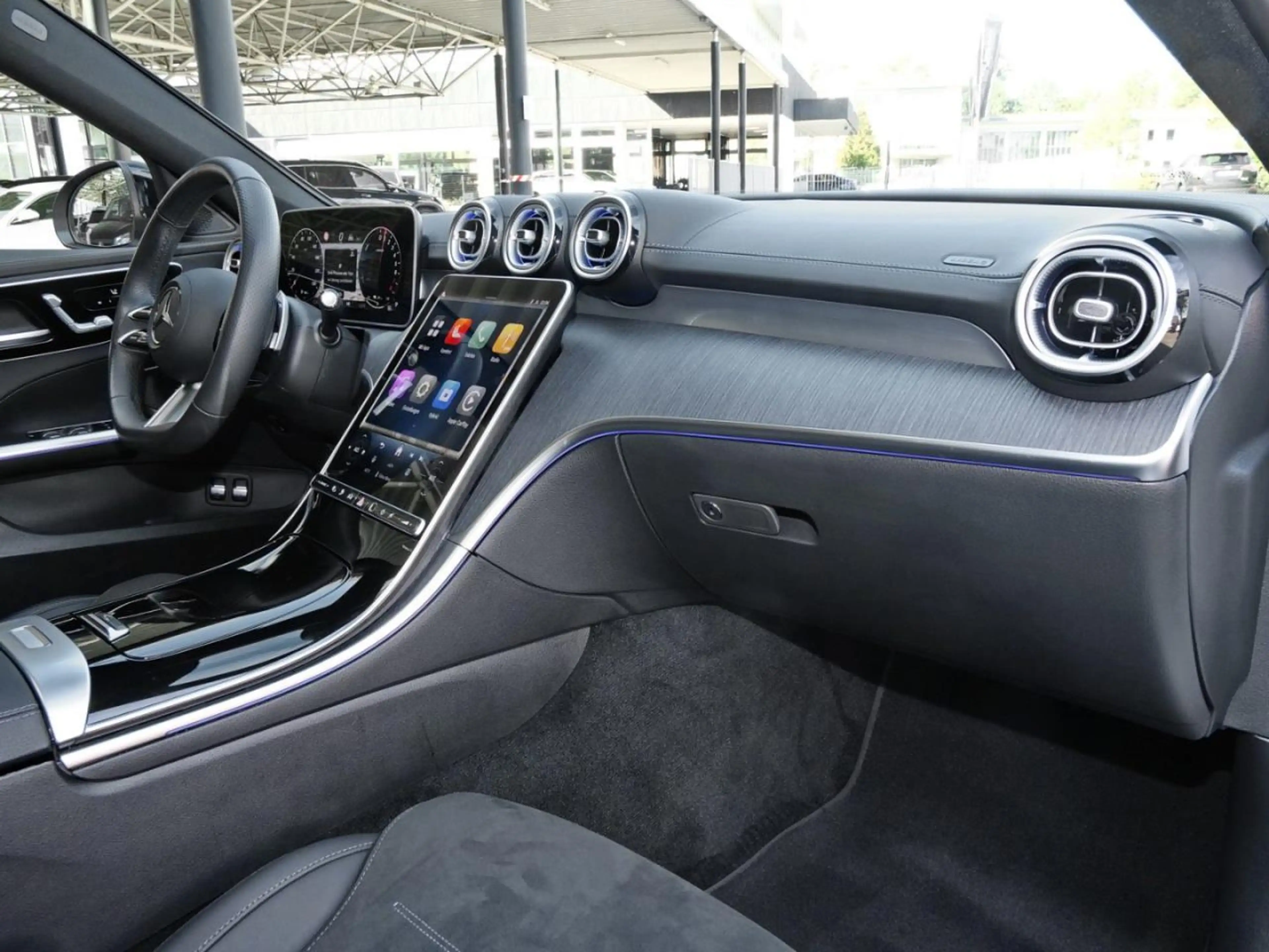 Mercedes-Benz C 400 e 4M AMG Night Panorama Distronic 360° AHK — photo 9