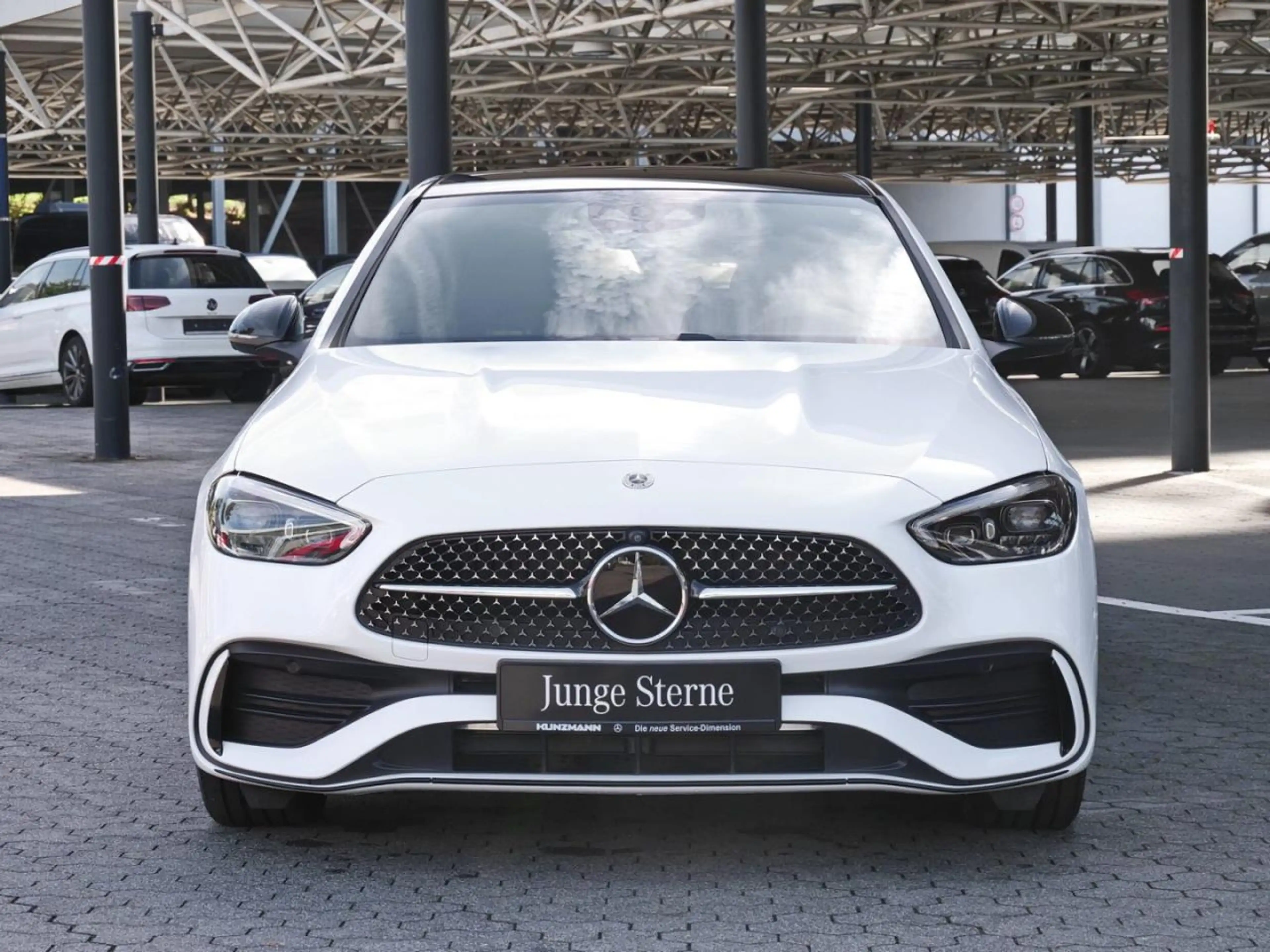 Mercedes-Benz C 400 e 4M AMG Night Panorama Distronic 360° AHK — photo 2