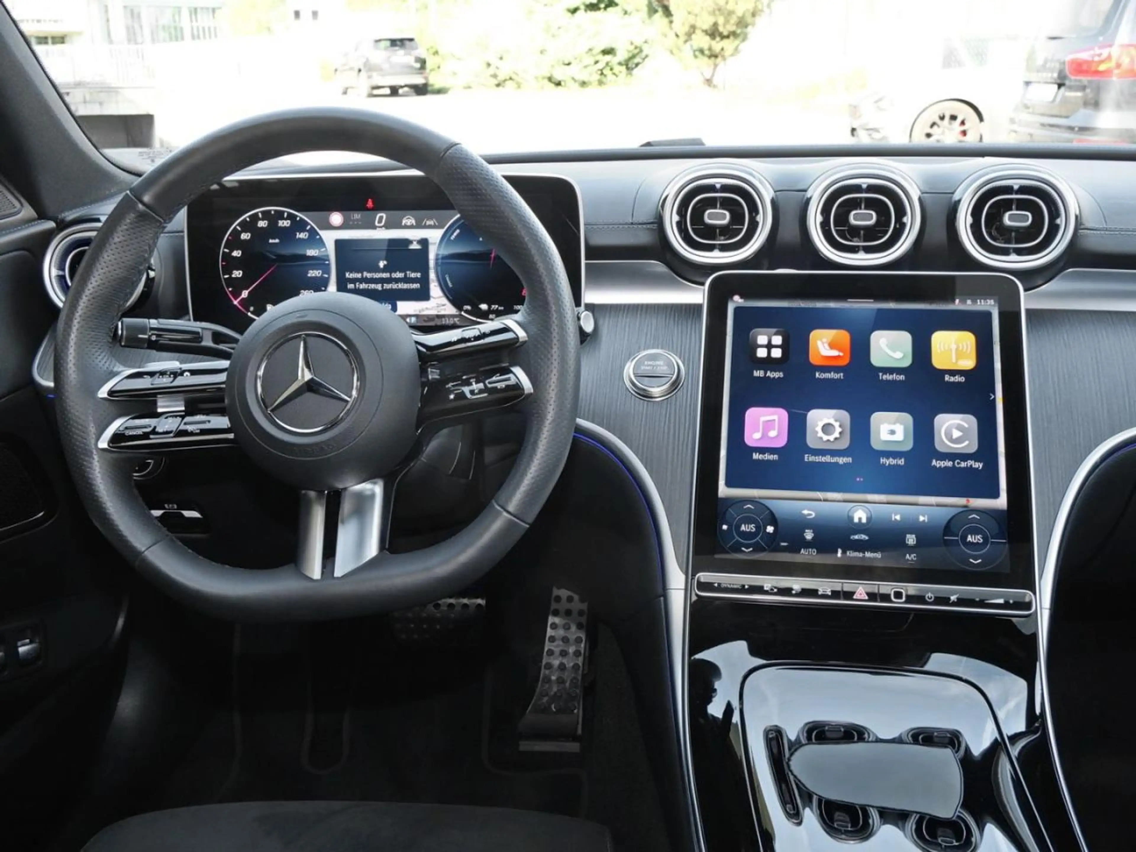 Mercedes-Benz C 400 e 4M AMG Night Panorama Distronic 360° AHK — photo 8