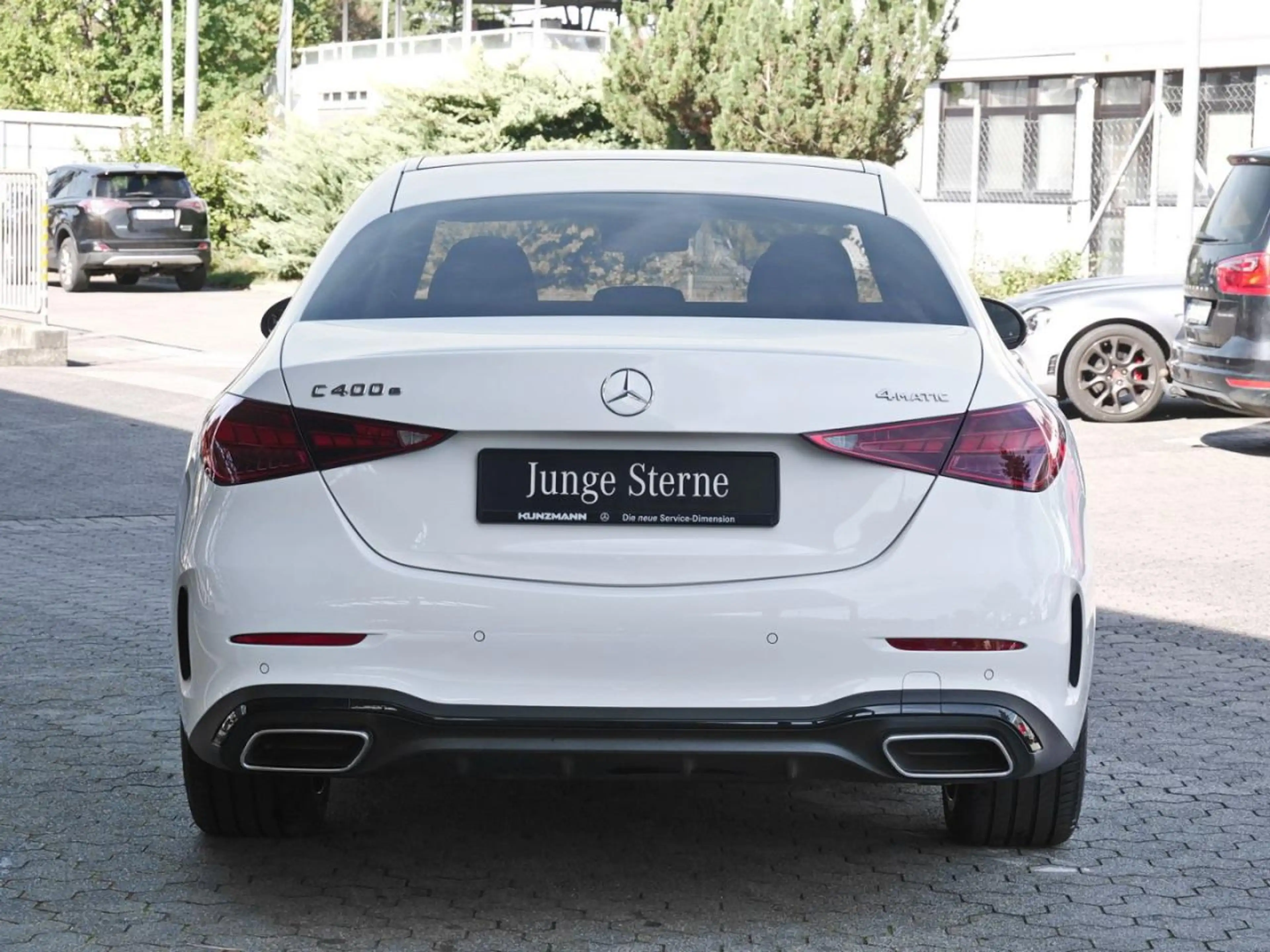Mercedes-Benz C 400 e 4M AMG Night Panorama Distronic 360° AHK — photo 4