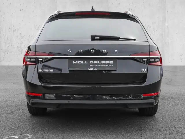 Skoda Superb view 6