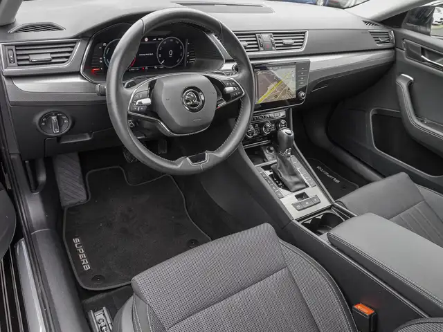 Skoda Superb view 9