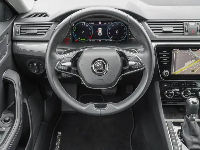 Skoda Superb view 11