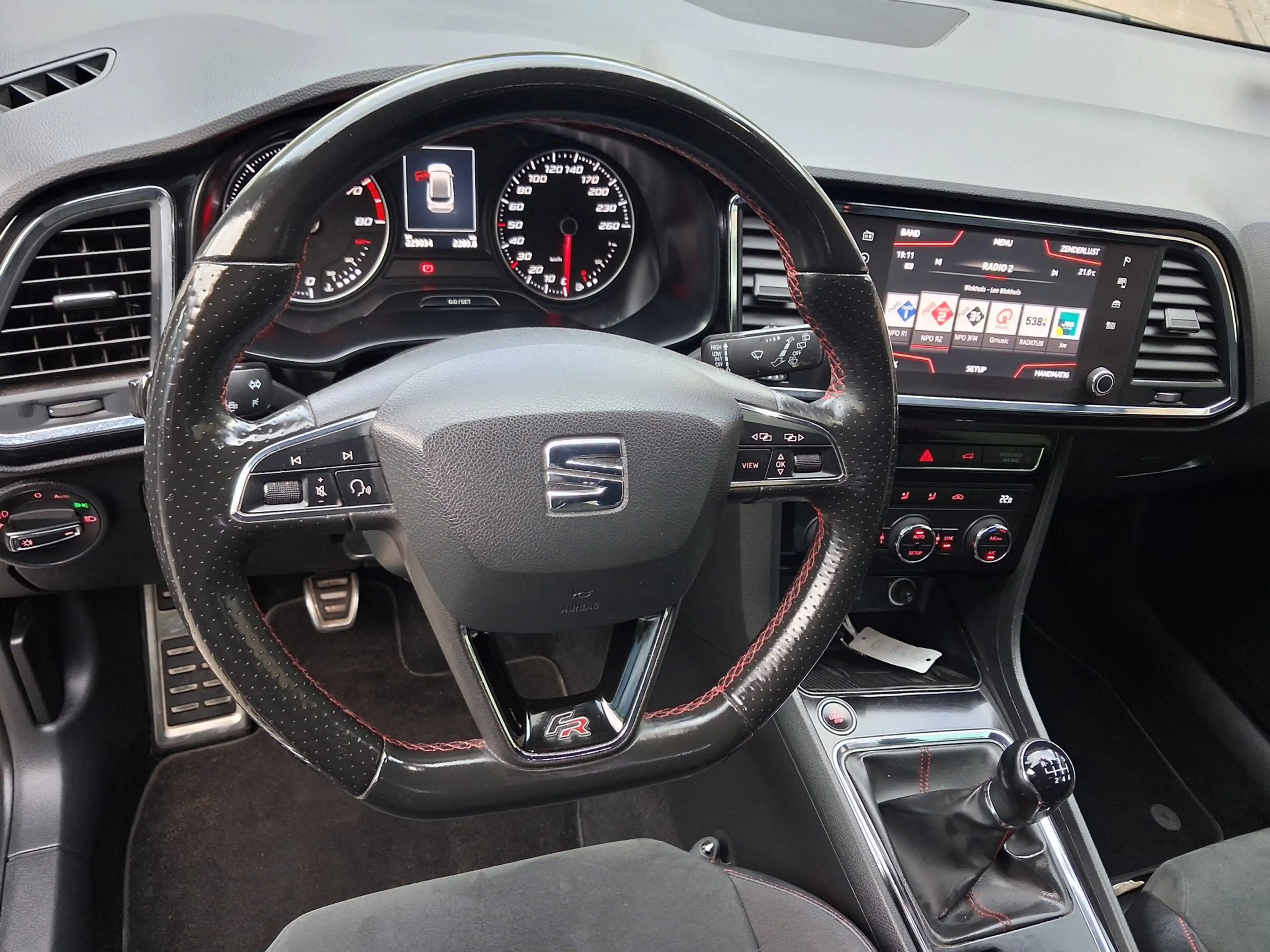 SEAT Ateca 1.5 TSI FR Business Intense — photo 9