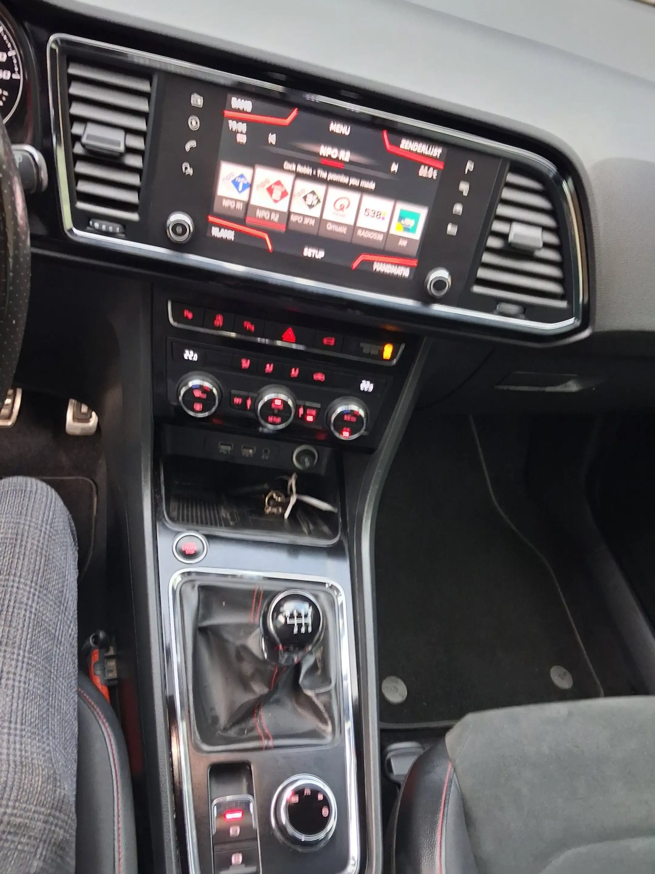 SEAT Ateca 1.5 TSI FR Business Intense — photo 14
