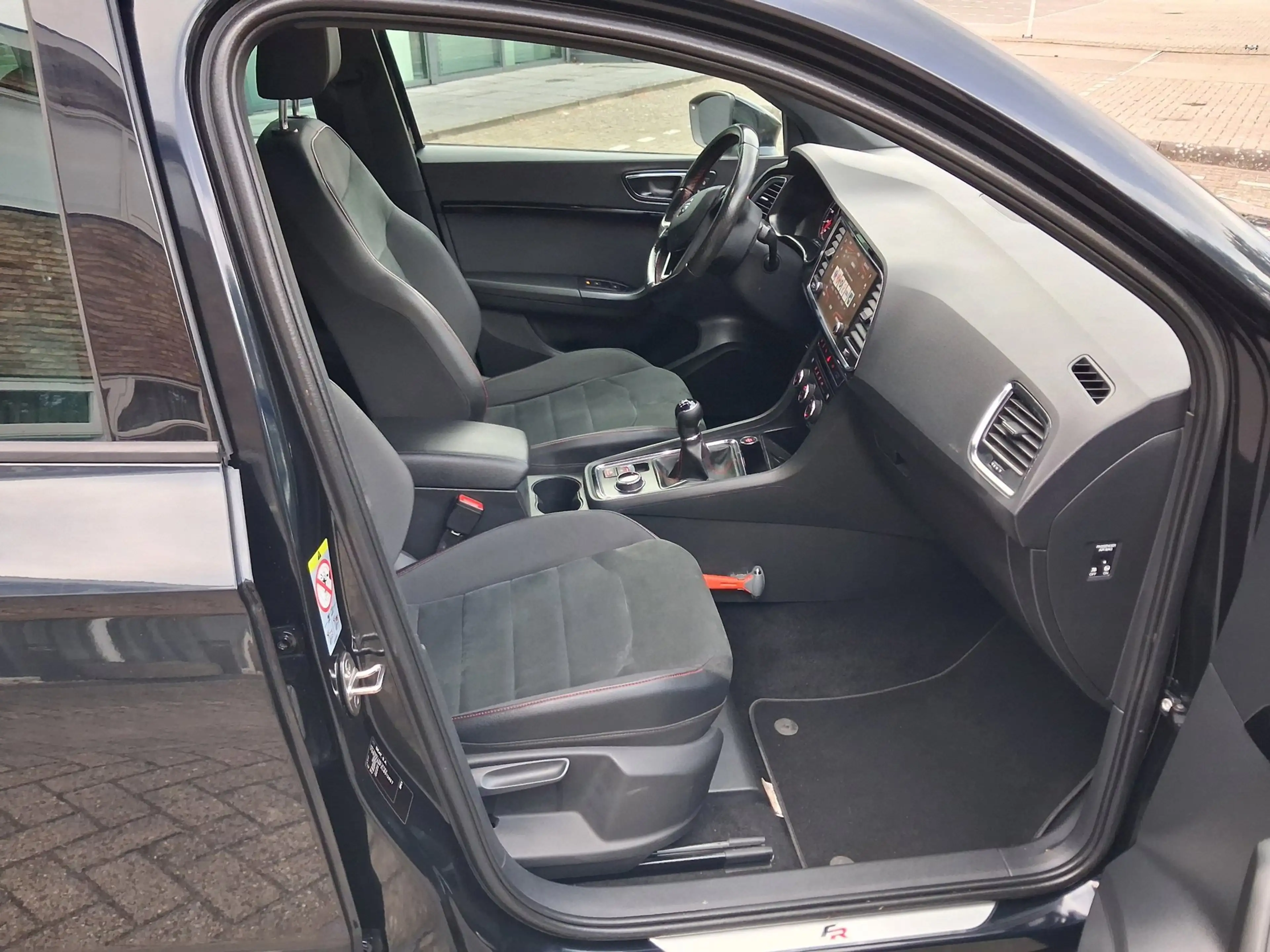 SEAT Ateca 1.5 TSI FR Business Intense — photo 7