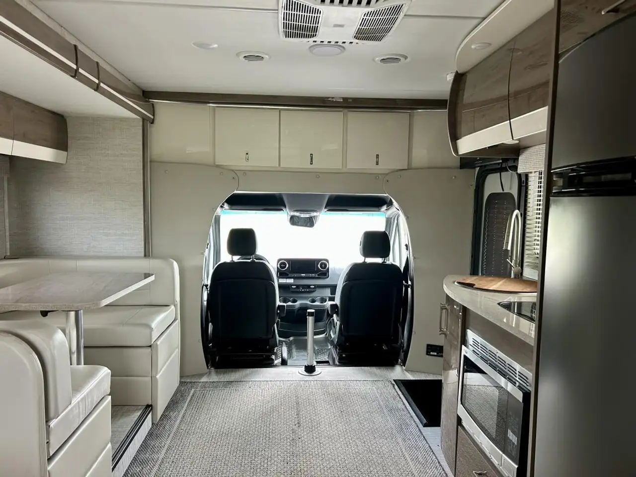 Mercedes-Benz Sprinter снимка Mercedes-Benz Sprinter